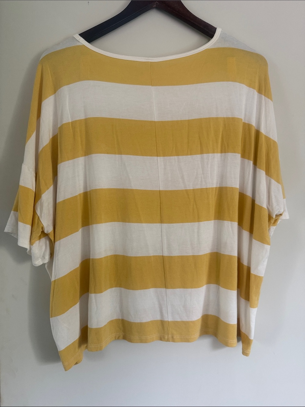 Old Navy Women’s Yellow & White Cotton Striped Relaxed Tee Sz L EUC - Picture 4 of 4